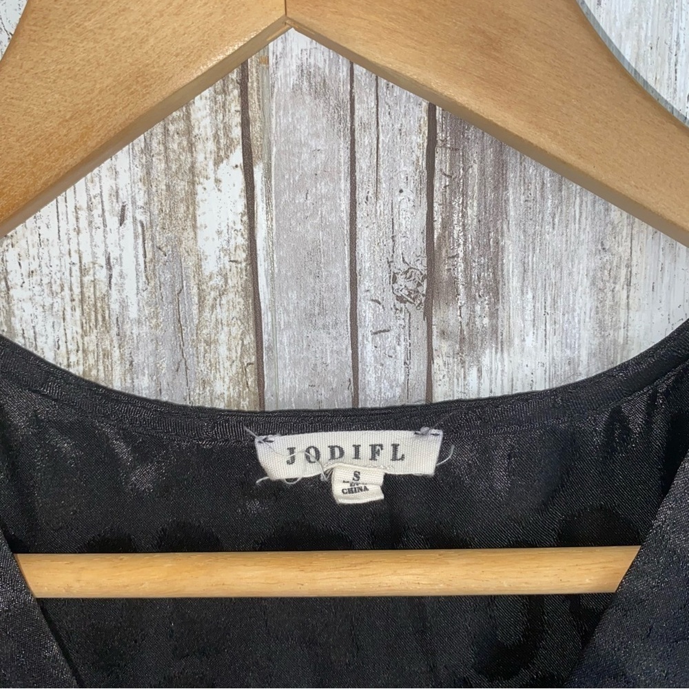 Jodifl Black Leopard Sleeveless Blouse - Picture 6 of 6